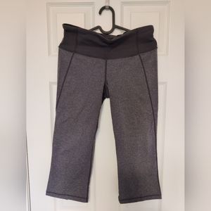 Lululemon Gather & Crow Crop, size 8